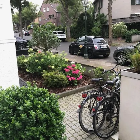 Schoenfelder * Dusseldorf